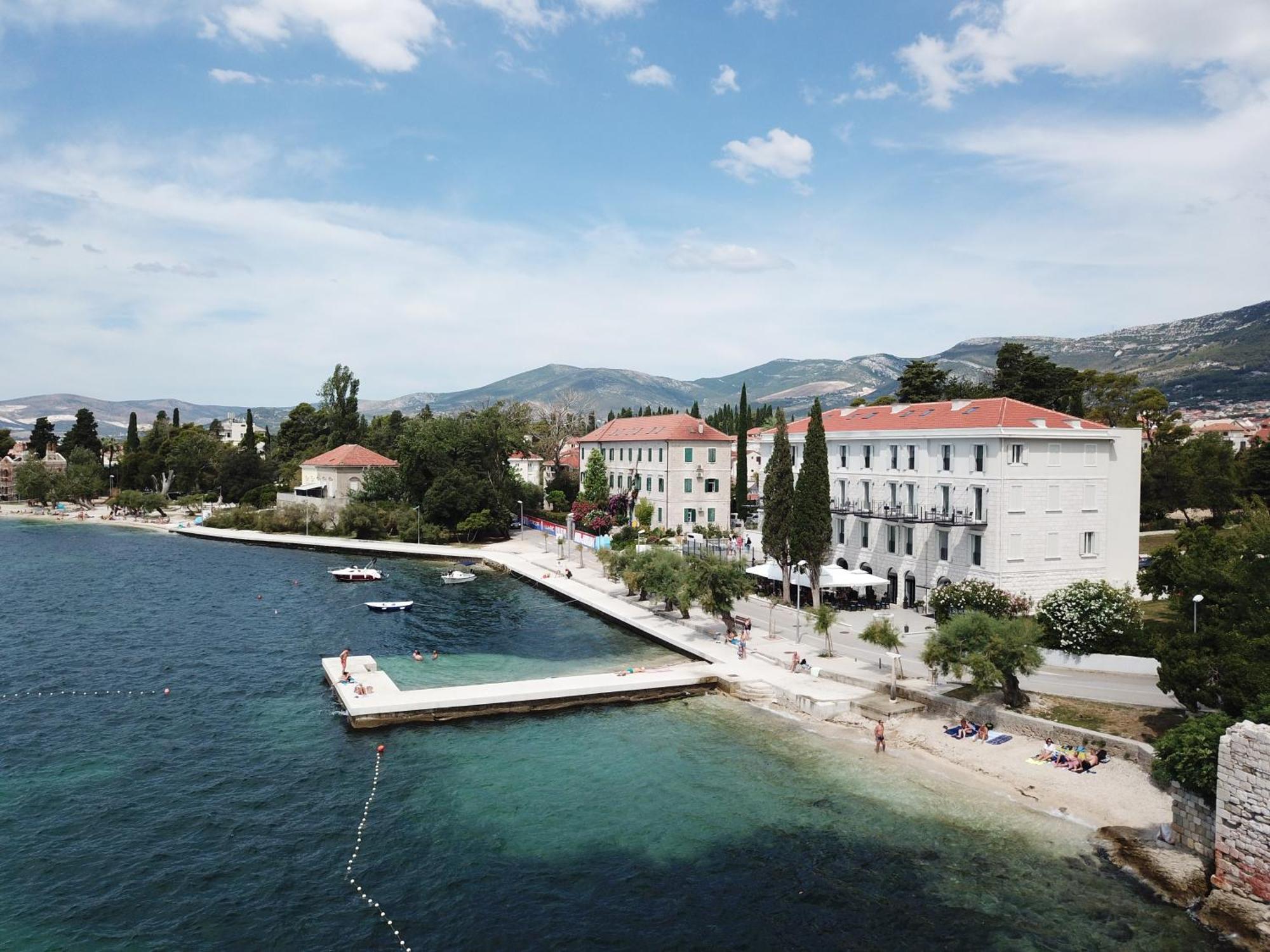 Hotel Stacija Kastela Dış mekan fotoğraf